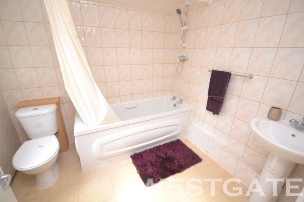 Additional Property Image 4 bedroom Terraced to rent in Reading 7