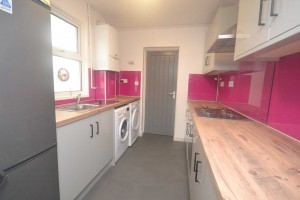4 bedroom Terraced to rent in Reading