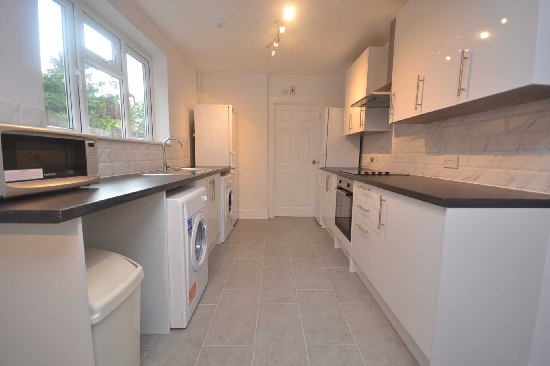 Additional Property Image 5 bedroom Semi Detached to rent in Reading 3