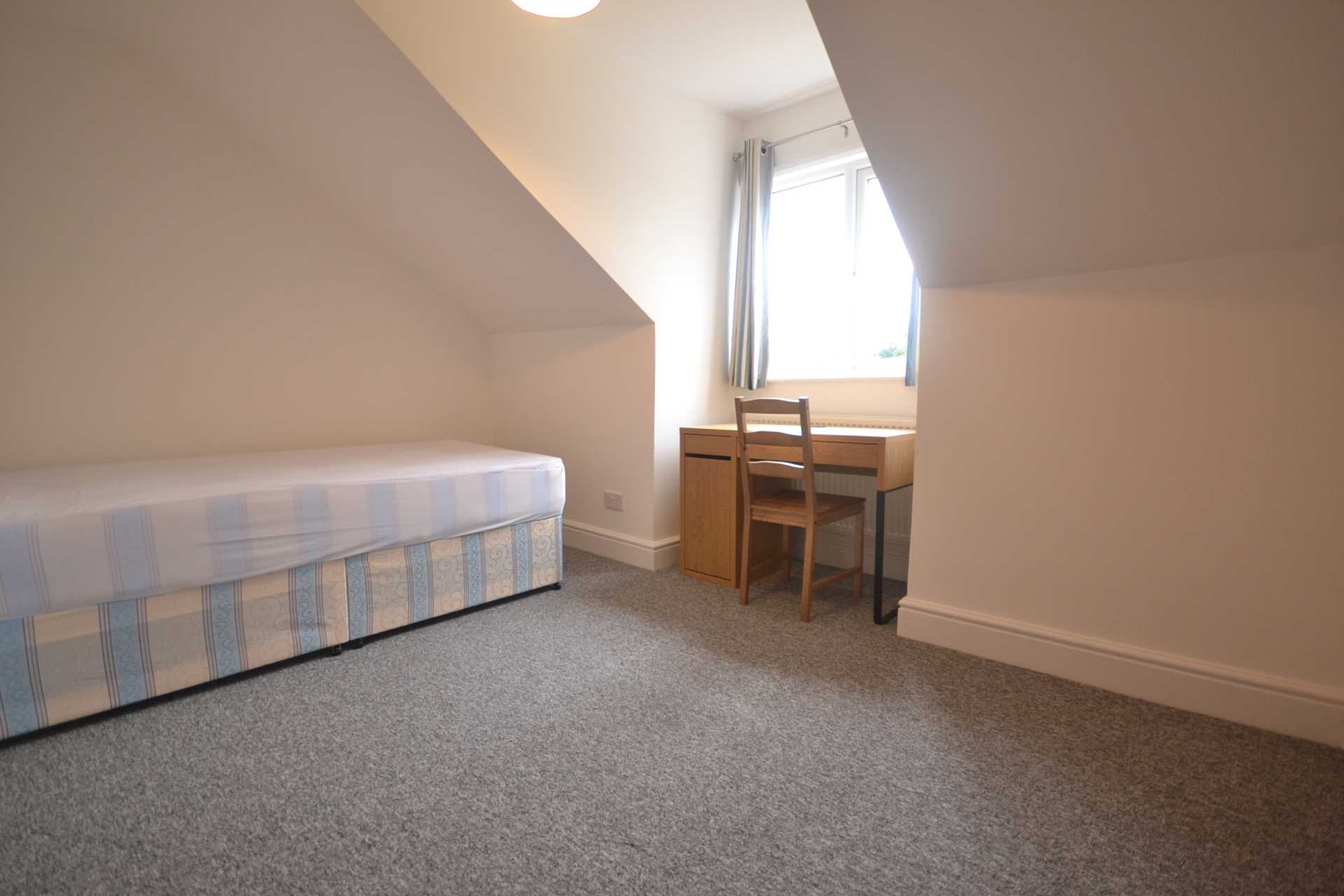 Additional Property Image 5 bedroom Semi Detached to rent in Reading 6