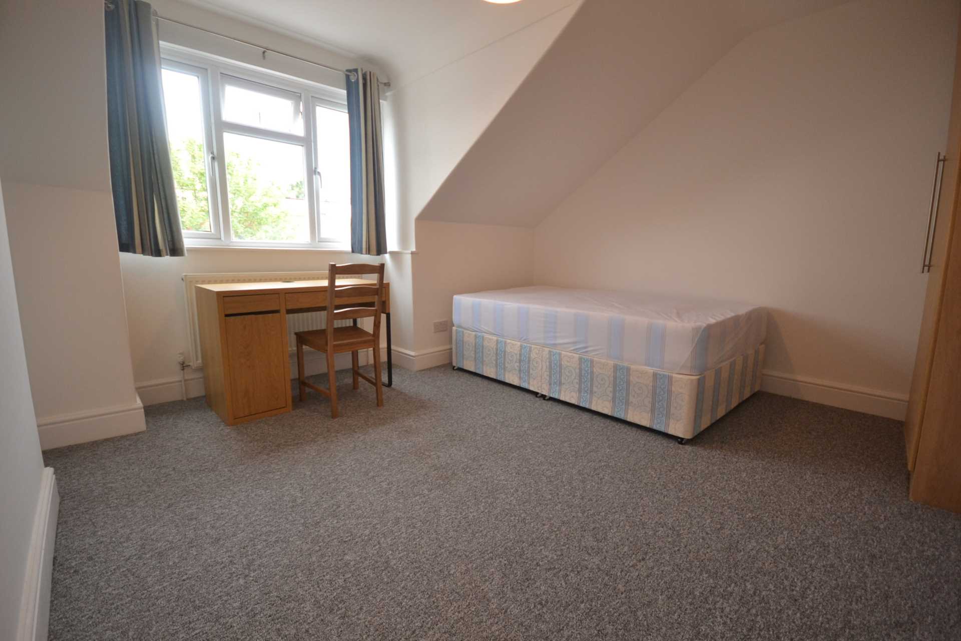 Additional Property Image 5 bedroom Semi Detached to rent in Reading 7