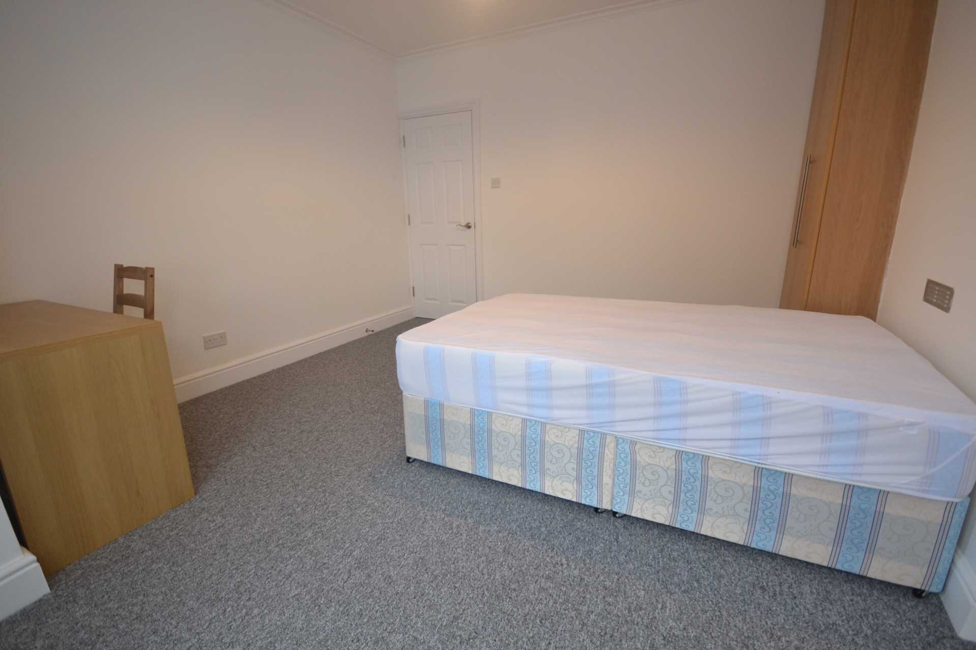 Additional Property Image 5 bedroom Semi Detached to rent in Reading 9