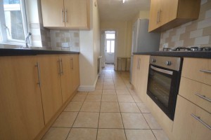 4 bedroom Terraced to rent in Reading