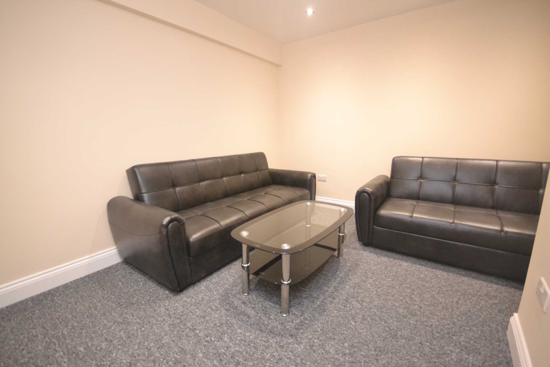 Additional Property Image 6 bedroom Semi Detached to rent in Reading 5