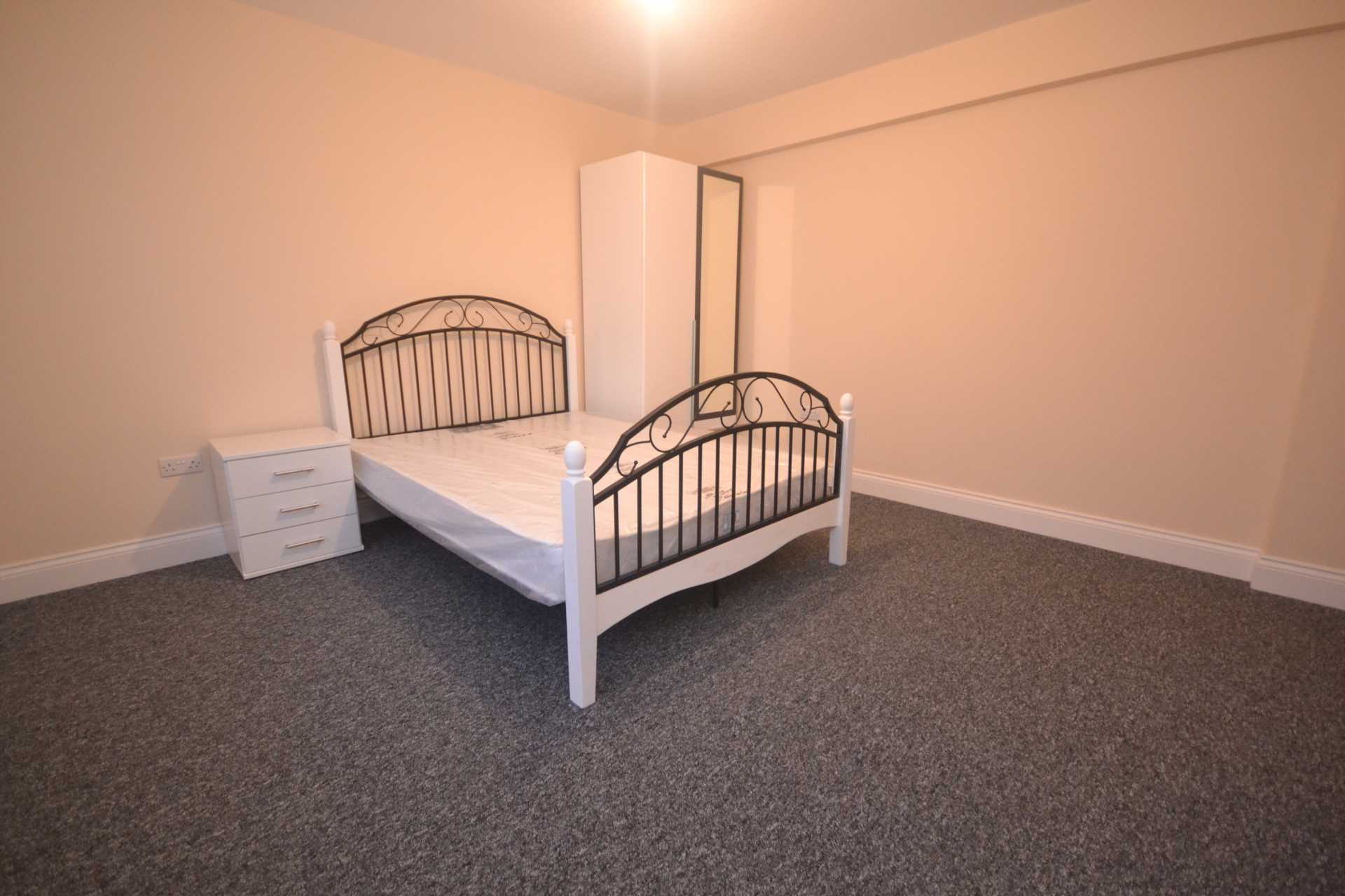 Additional Property Image 6 bedroom Semi Detached to rent in Reading 11
