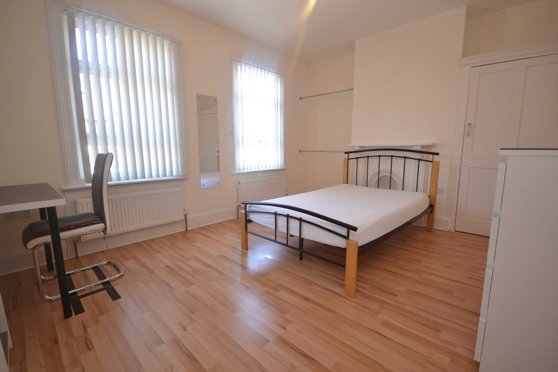 4 bedroom Terraced to rent in Reading