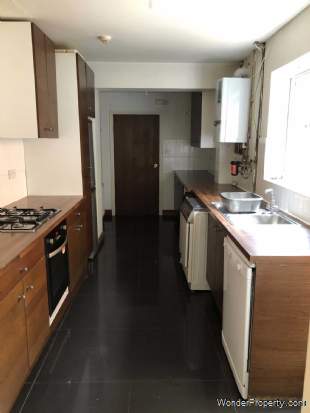 6 bedroom Terraced to rent in Reading
