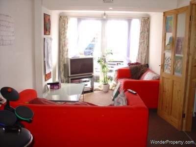 5 bedroom Terraced to rent in Reading