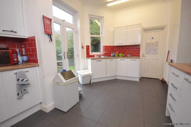 Additional Property Image 10 bedroom Semi Detached to rent in Reading 3