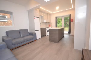6 bedroom Semi Detached to rent in Reading