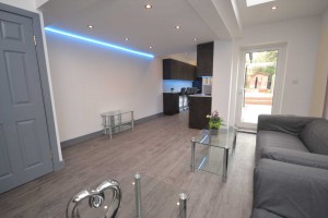 6 bedroom Terraced to rent in Reading