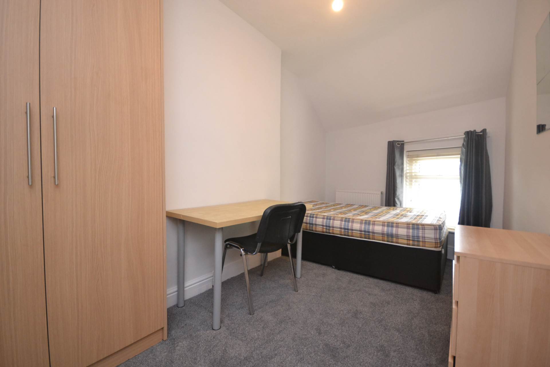 Additional Property Image 8 bedroom End of Terrace to rent in Reading 2