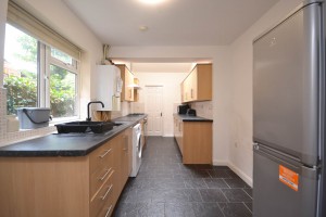 6 bedroom Terraced to rent in Reading