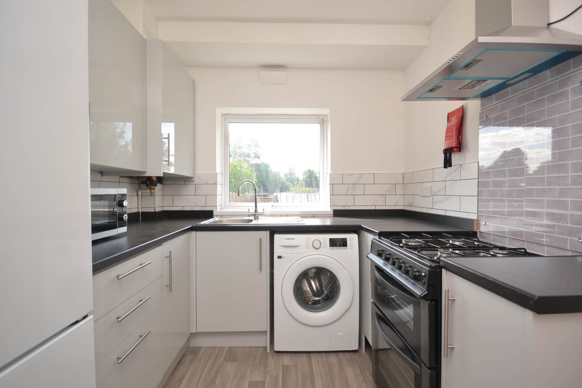 Additional Property Image 4 bedroom Semi Detached to rent in Reading 3