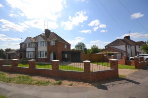 4 bedroom Semi Detached to rent in Reading