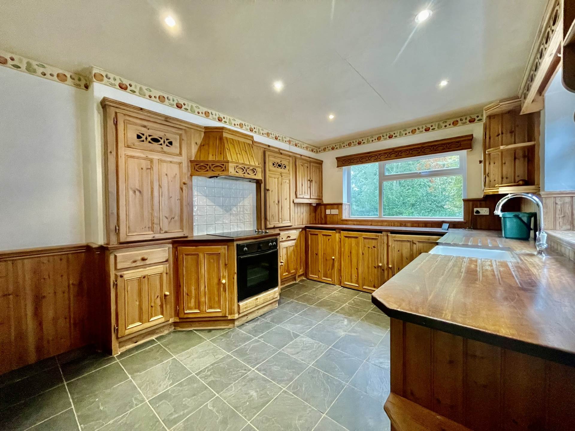 Additional Property Image 3 bedroom Detached to rent in Warwick 6