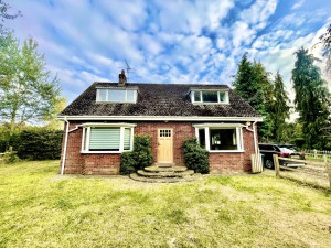 3 bedroom Detached to rent in Warwick