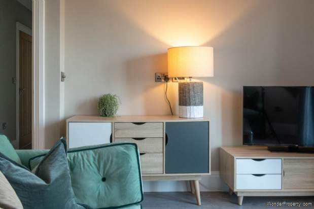 Additional Property Image 2 bedroom Apartment for sale in Burford 3