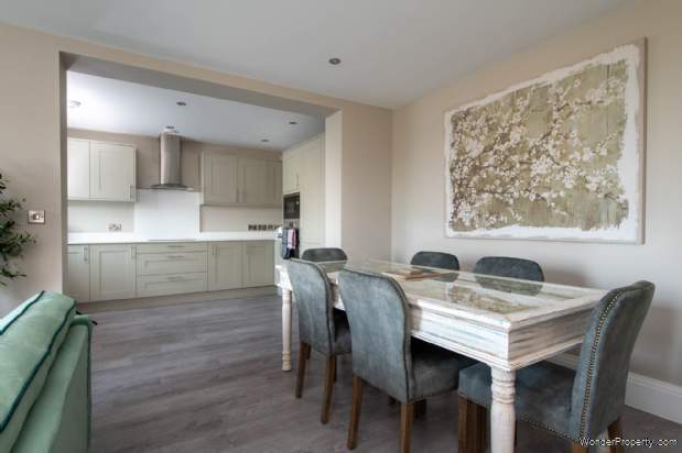 Additional Property Image 2 bedroom Apartment for sale in Burford 4
