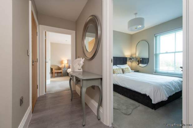 Additional Property Image 2 bedroom Apartment for sale in Burford 12