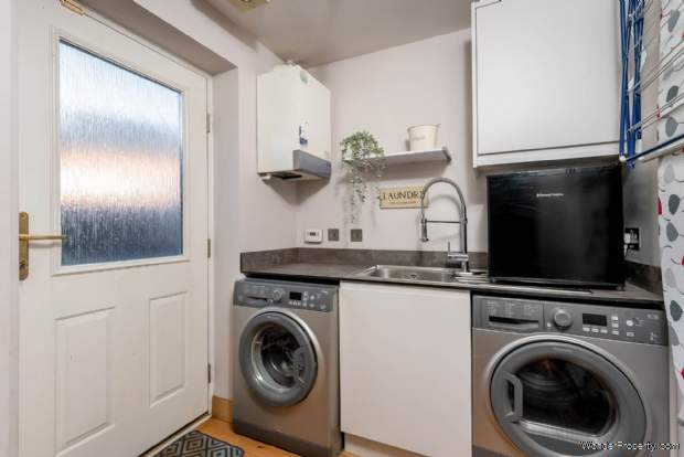 Additional Property Image 4 bedroom Detached for sale in Banbury 8