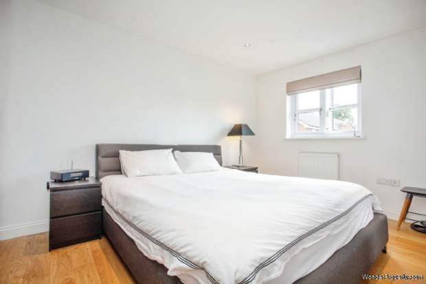 Additional Property Image 3 bedroom Town House for sale in Banbury 11