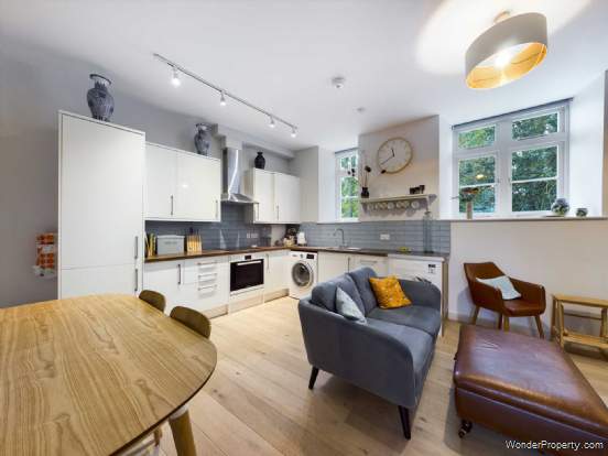 Additional Property Image 2 bedroom Flat for sale in Chipping Norton 5