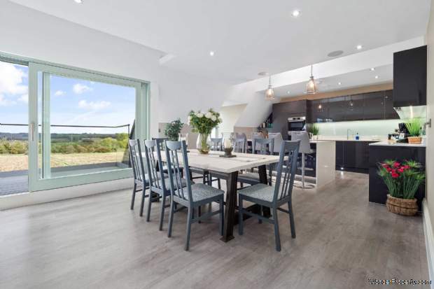 Additional Property Image 3 bedroom Apartment for sale in Burford 9