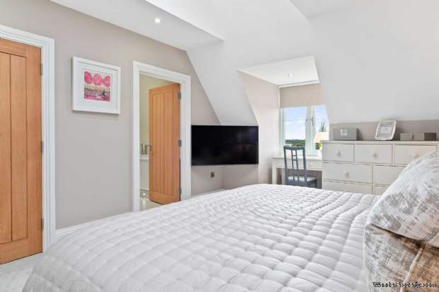 Additional Property Image 3 bedroom Apartment for sale in Burford 13