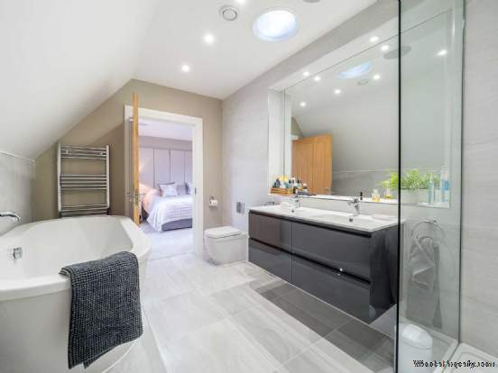 Additional Property Image 3 bedroom Apartment for sale in Burford 17