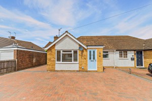 2 bedroom Bungalow for sale in Banbury