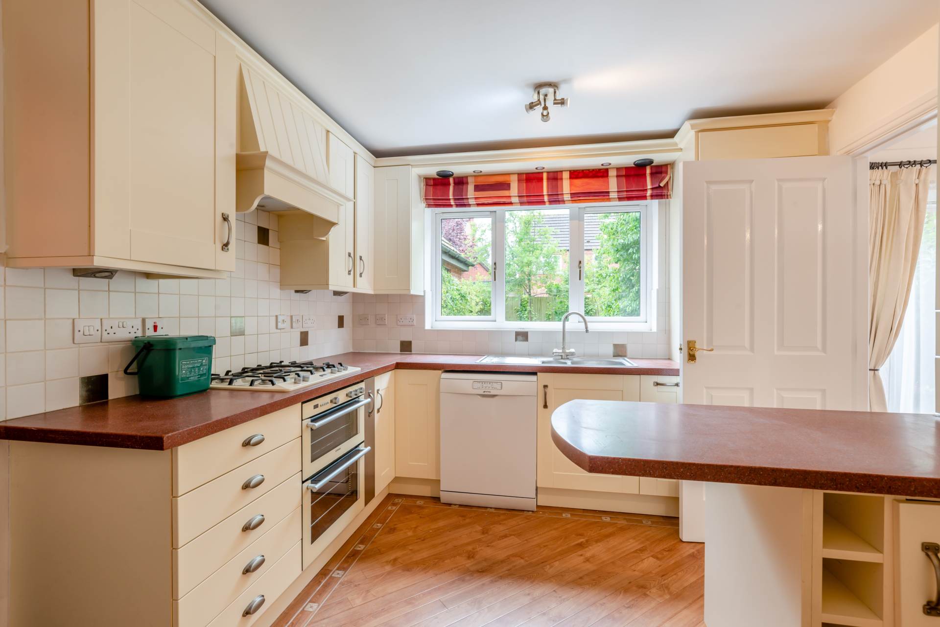 Additional Property Image 4 bedroom Detached for sale in Warwick 14