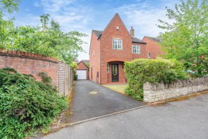 4 bedroom Detached for sale in Warwick