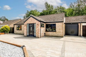 4 bedroom Detached Bungalow to rent in Swaffham