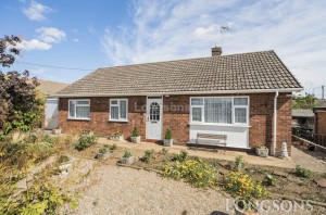 3 bedroom Detached Bungalow for sale in Swaffham