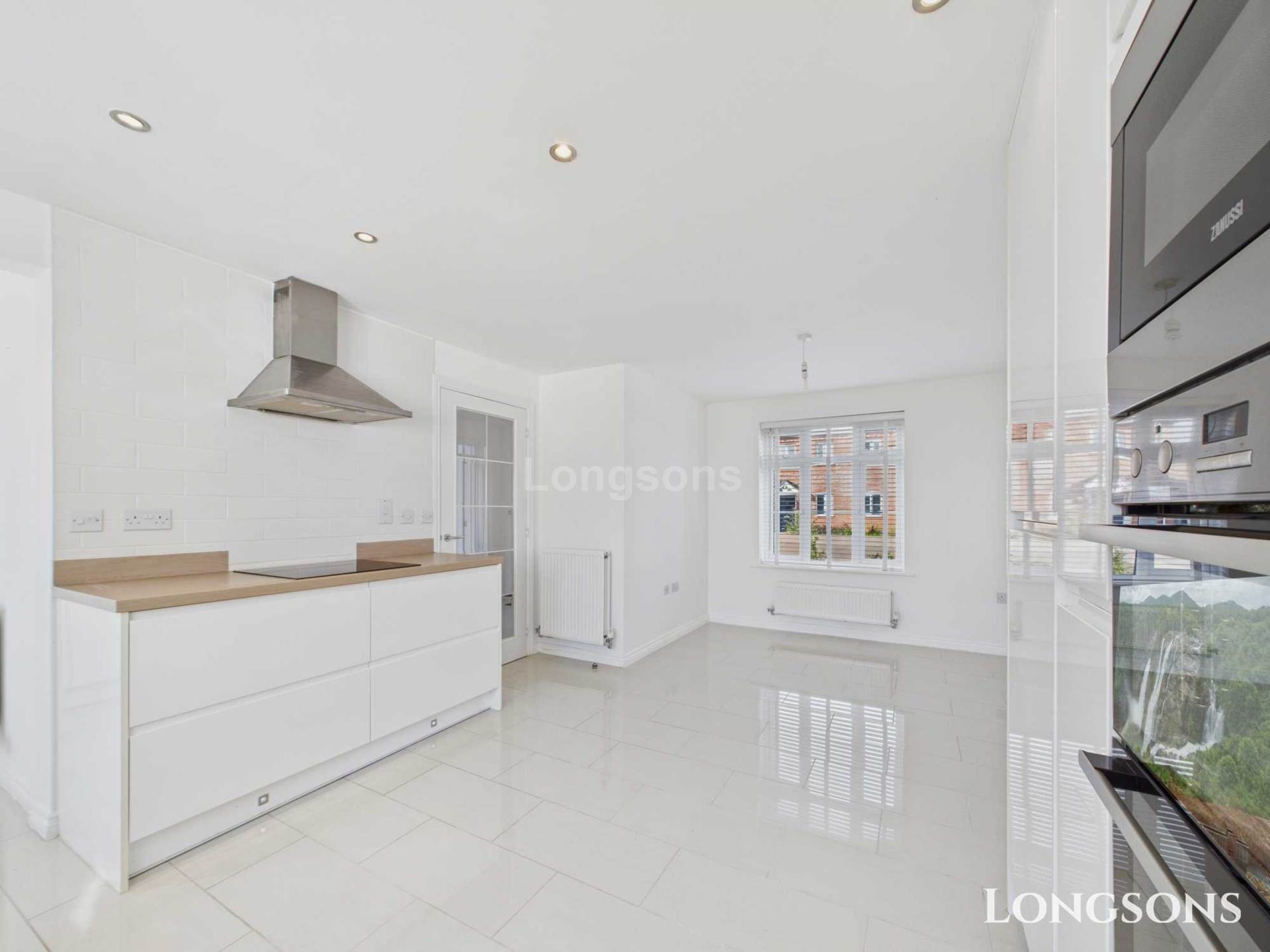 Additional Property Image 4 bedroom Detached to rent in Swaffham 7