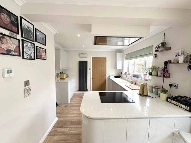 Additional Property Image 4 bedroom Detached for sale in Honiton 2