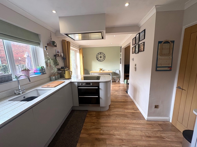 Additional Property Image 4 bedroom Detached for sale in Honiton 3