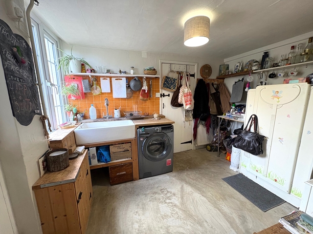 Additional Property Image 3 bedroom Semi Detached for sale in Honiton 5