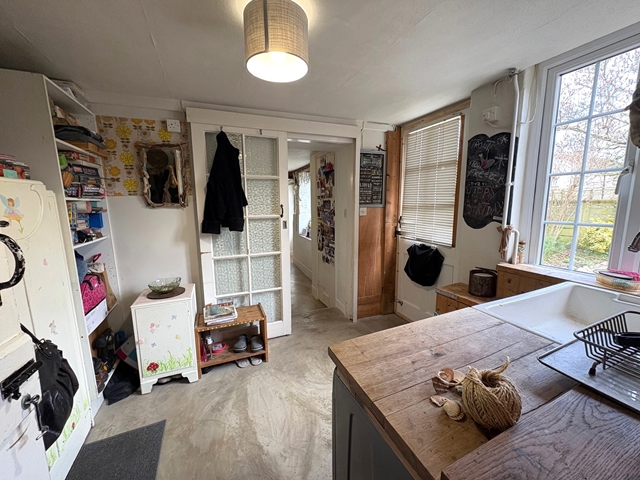 Additional Property Image 3 bedroom Semi Detached for sale in Honiton 6