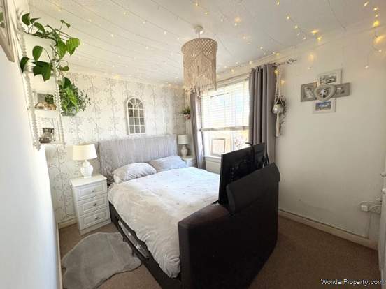 Additional Property Image 2 bedroom Terraced for sale in Honiton 5