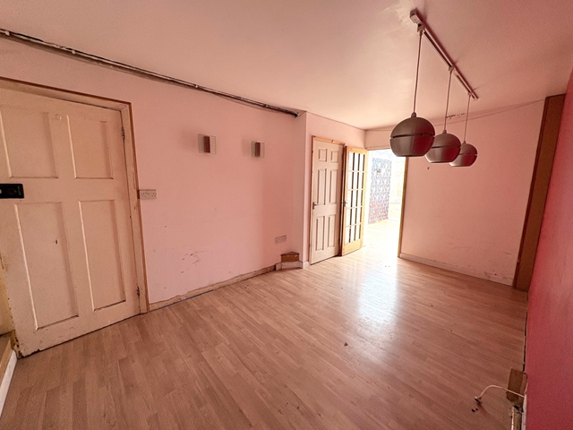 Additional Property Image 4 bedroom Semi Detached for sale in Honiton 5