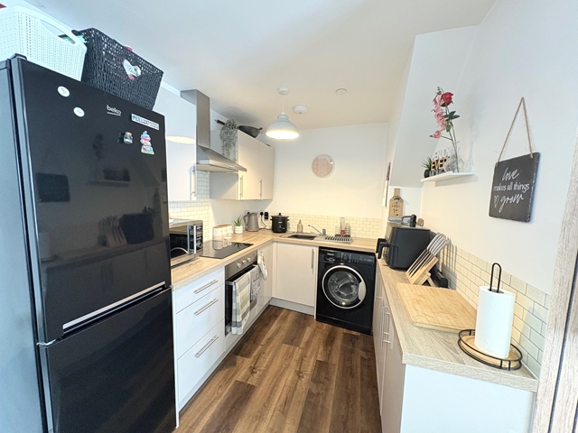 Additional Property Image 1 bedroom Terraced for sale in Honiton 2