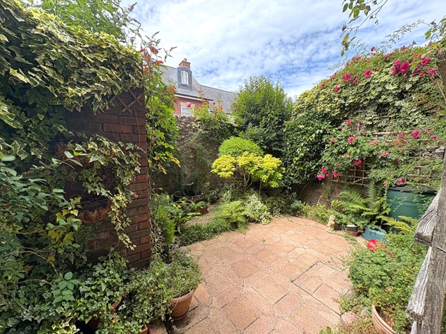 Additional Property Image 2 bedroom Semi Detached for sale in Honiton 10