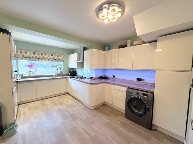 Additional Property Image 3 bedroom Terraced for sale in Honiton 3