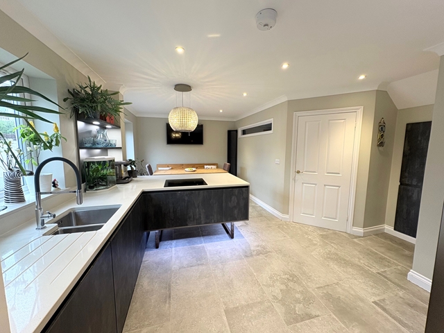 Additional Property Image 4 bedroom Detached for sale in Honiton 3