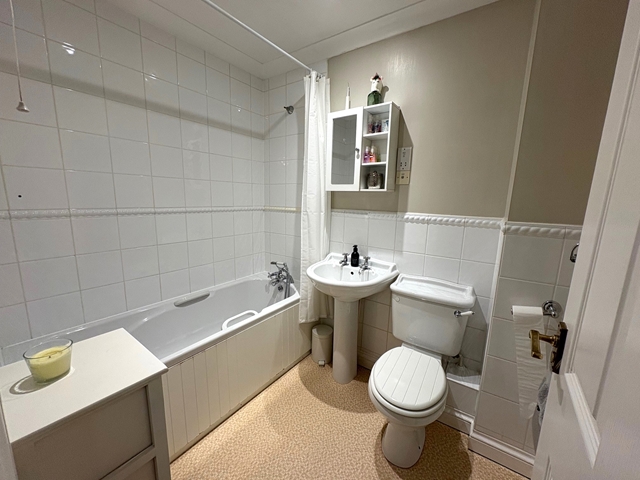 Additional Property Image 3 bedroom Town House for sale in Honiton 9