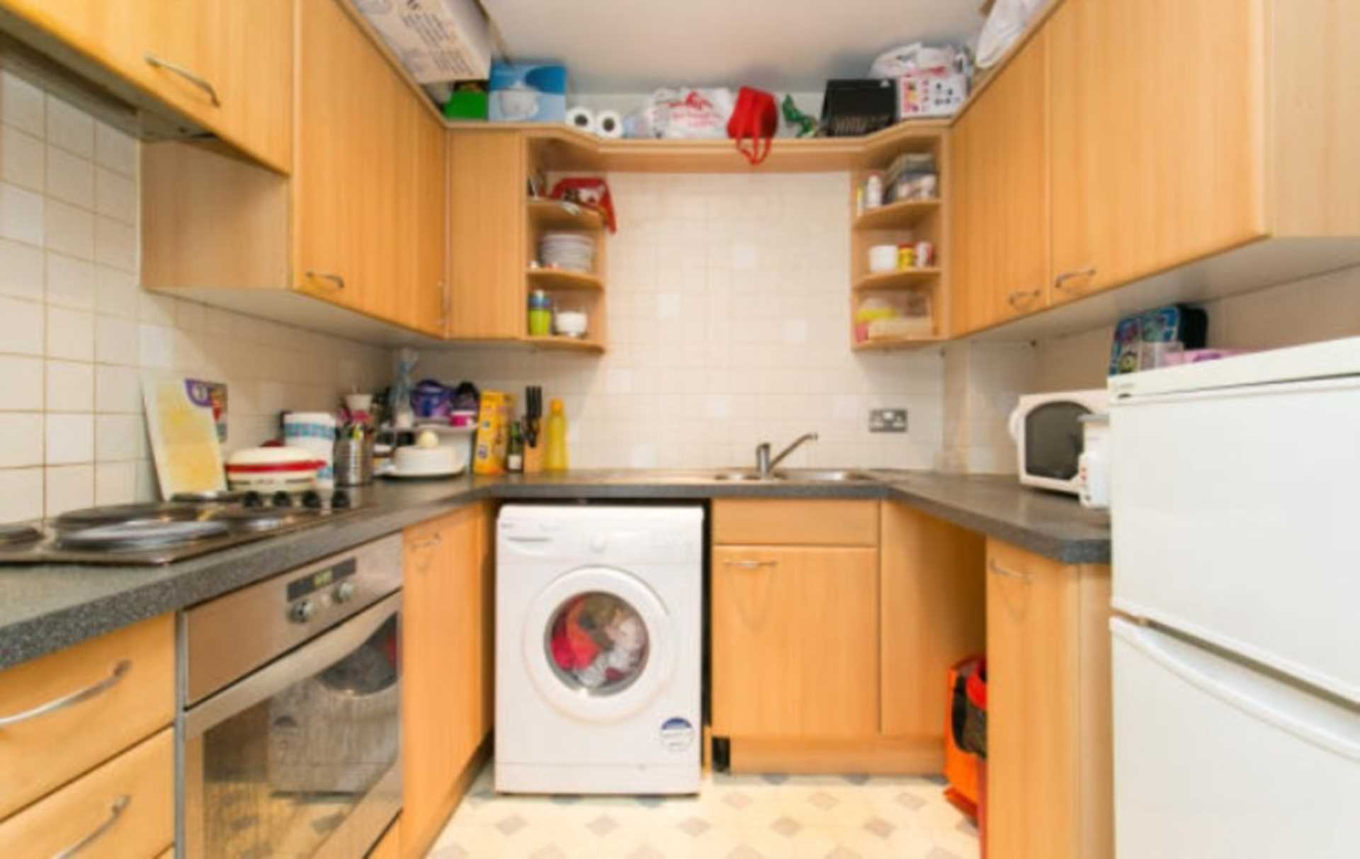 Additional Property Image 1 bedroom Flat for sale in Ilford 4