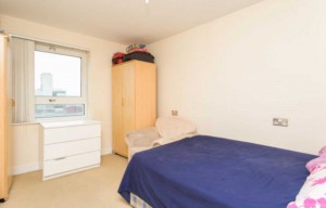 1 bedroom Flat for sale in Ilford