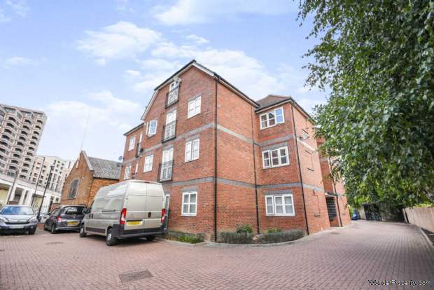 1 bedroom Flat for sale in London